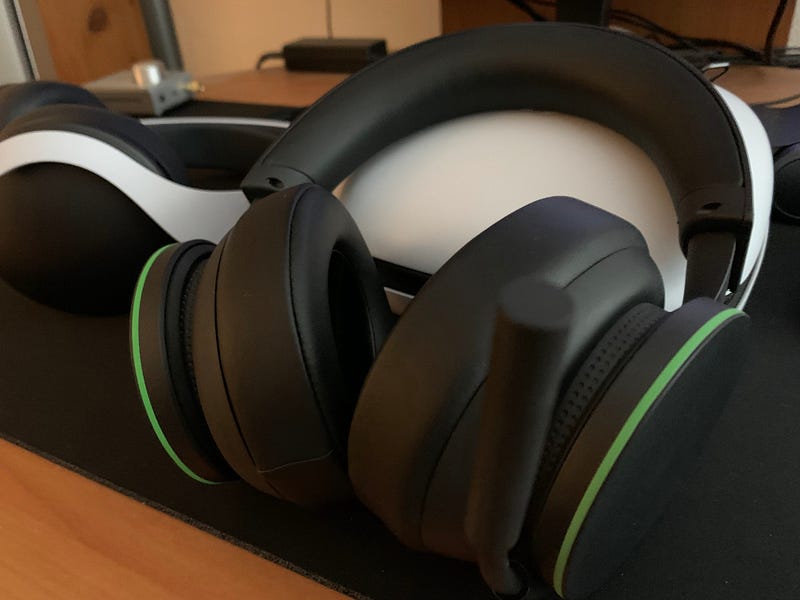 Xbox headset design and features