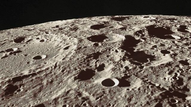 Lunar surface showing the absence of atmospheric effects